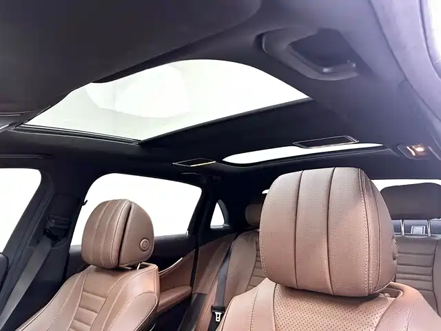 Mercedes-Benz E-Class 2021 — фото 15