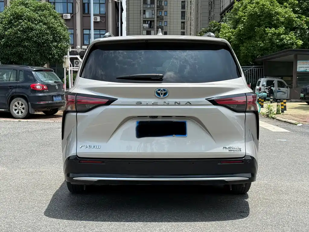 Toyota Sienna 2022 — фото 20