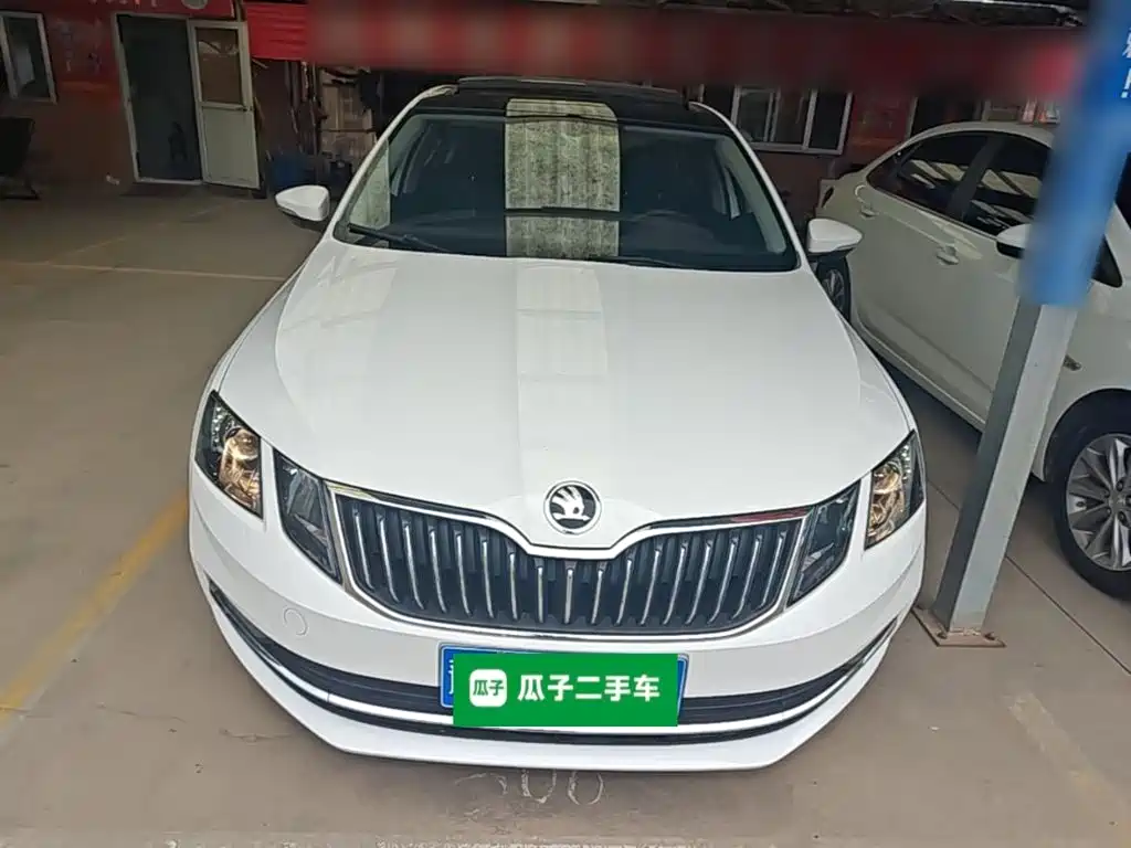 Skoda Octavia 2021 — фото 3