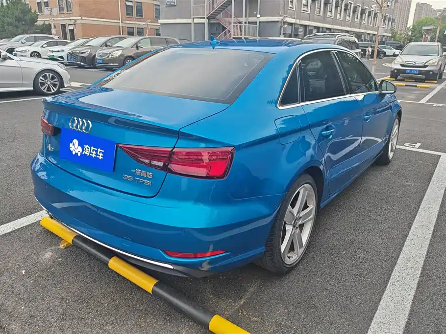 Audi A3 2018 — фото 3