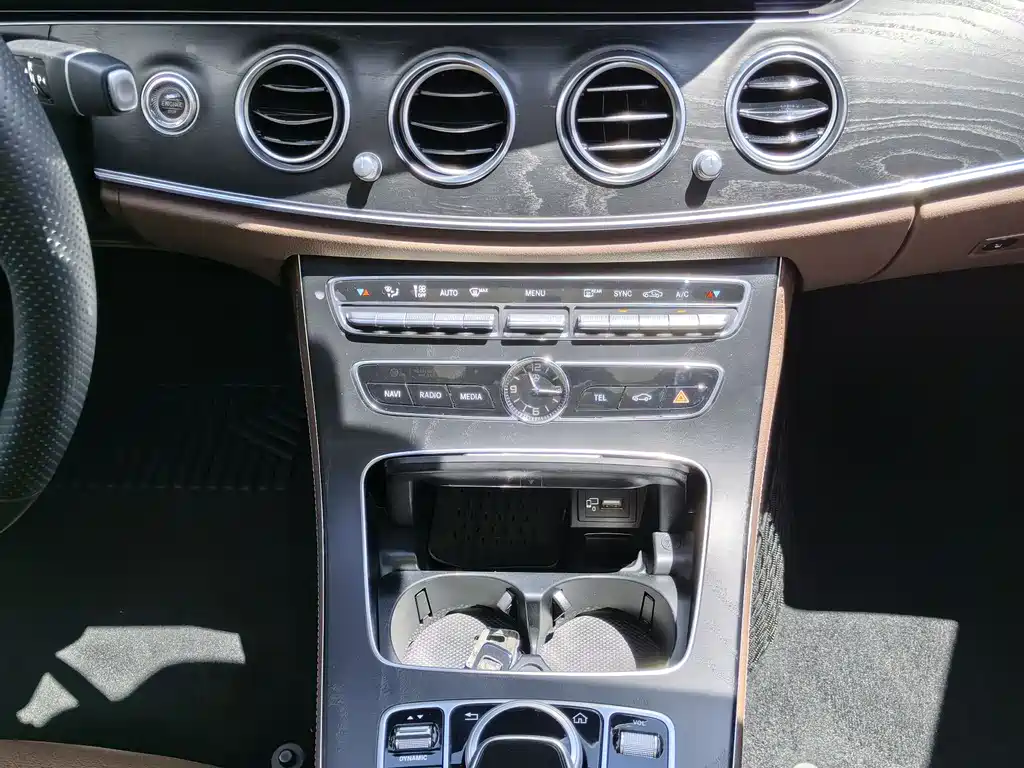 Mercedes-Benz E-Class 2018 — фото 15