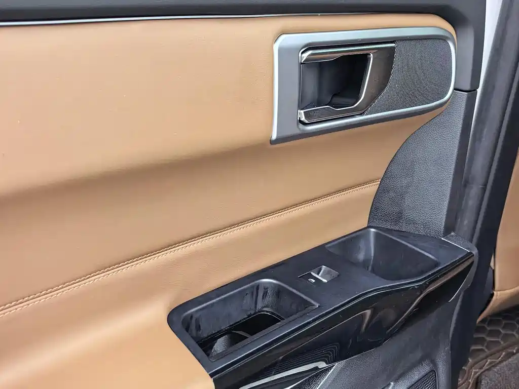 Ford Explorer 2023 — фото 25