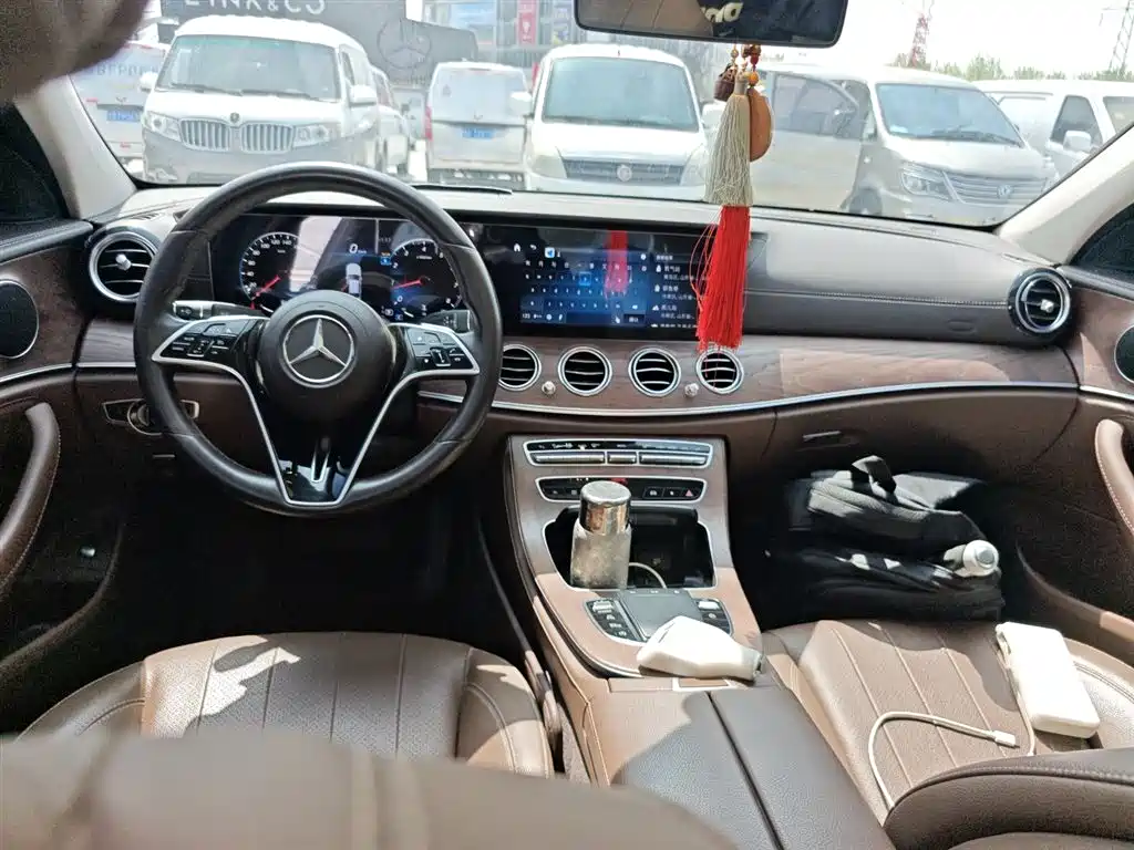 Mercedes-Benz E-Class 2023 — фото 6