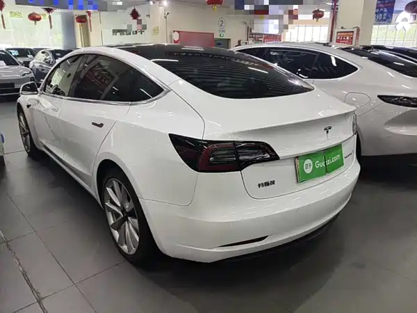 Tesla Model 3 2020