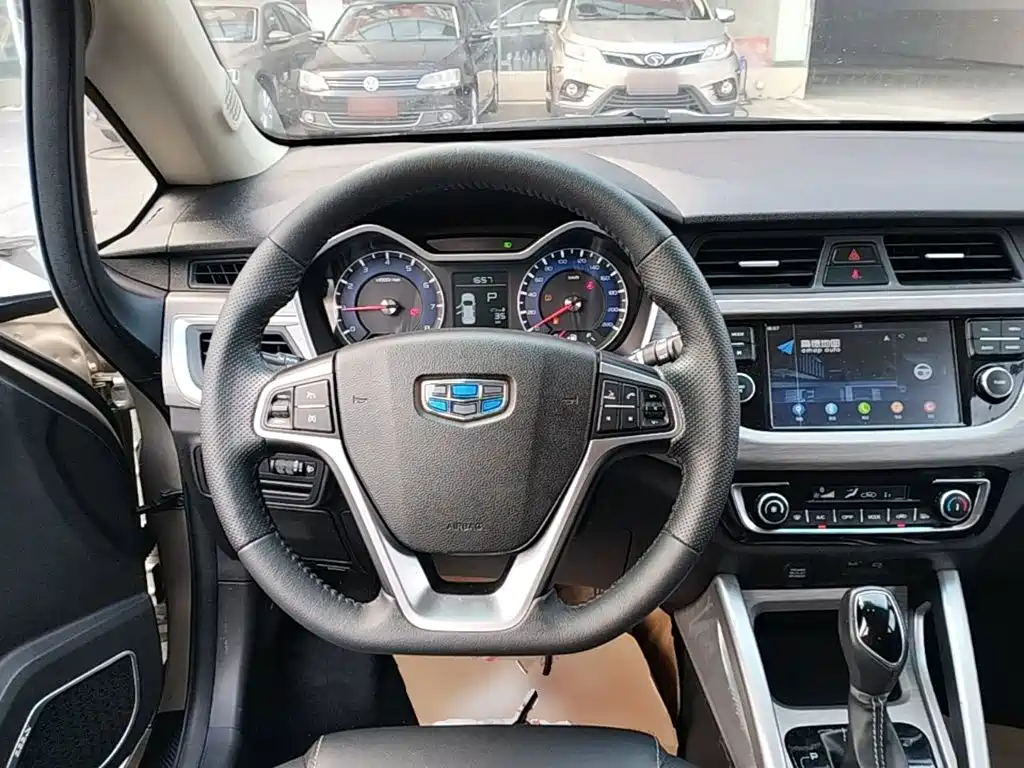 Geely Vision X3 2018 — фото 11