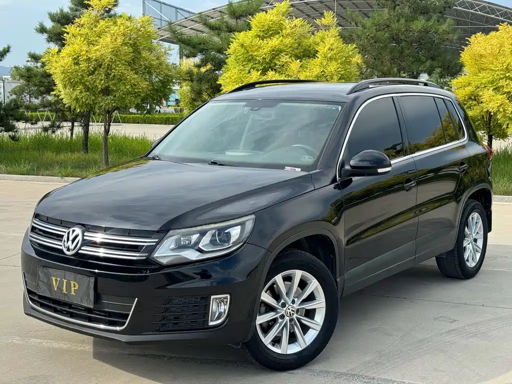 Volkswagen Tiguan 2015 — фото 1