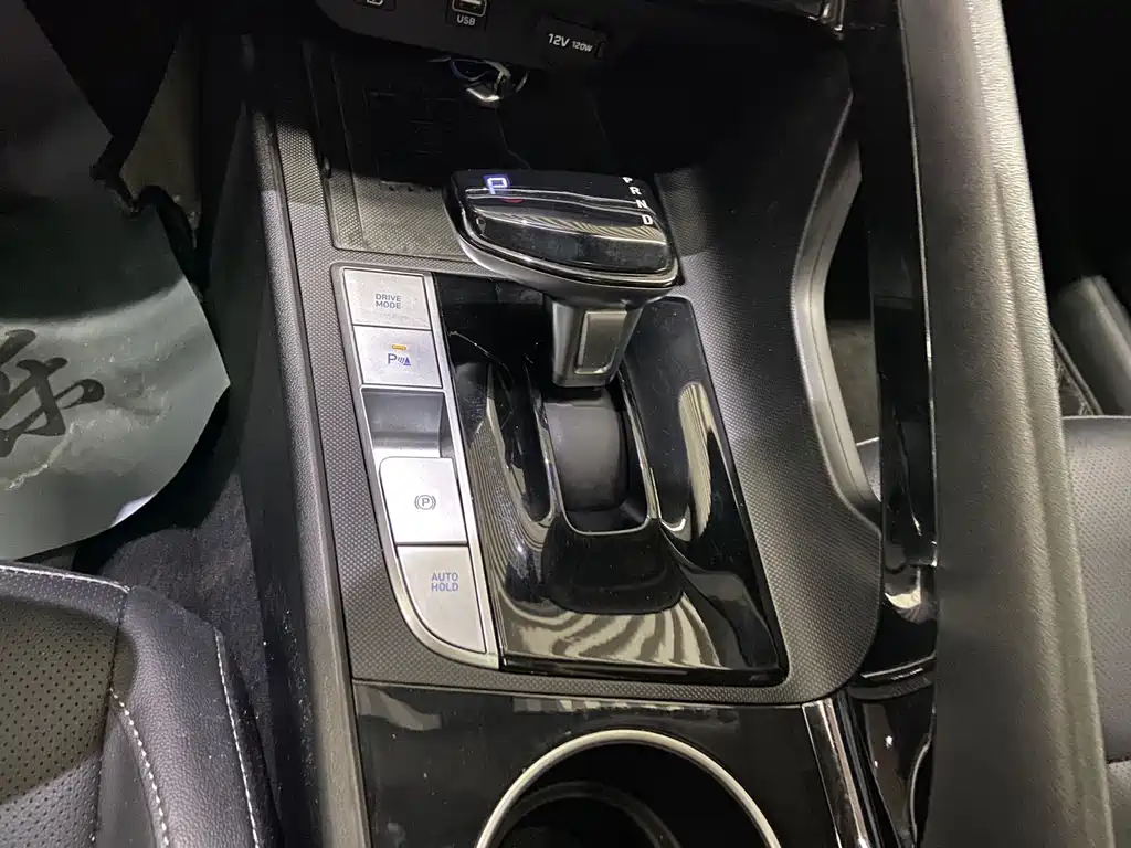 Hyundai Elantra 2023 — фото 25