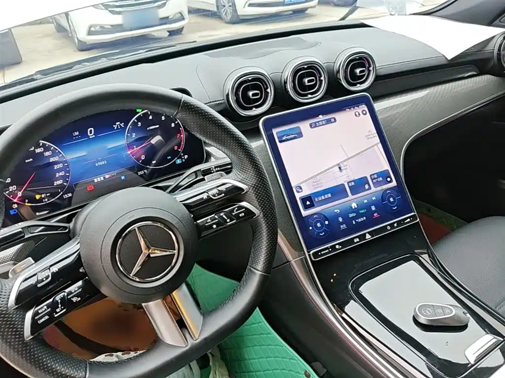 Mercedes-Benz C-Class 2023 — фото 10