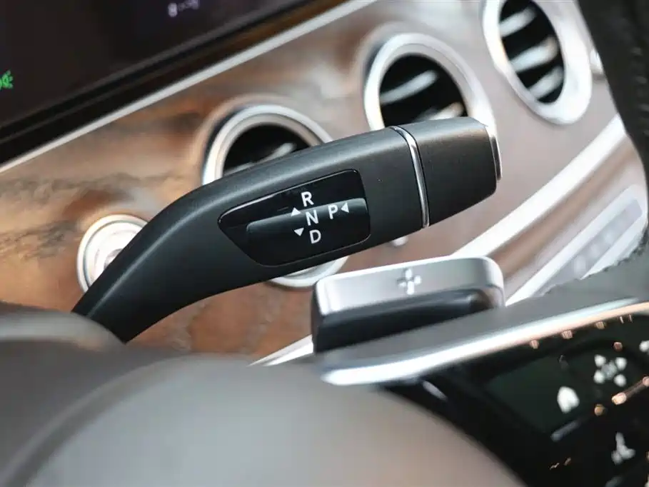 Mercedes-Benz E-Class 2023 — фото 15