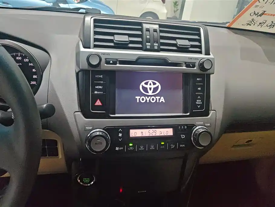Toyota Prado 2015 — фото 13