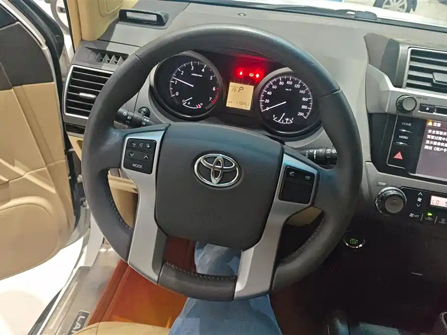 Toyota Prado 2015 — фото 15