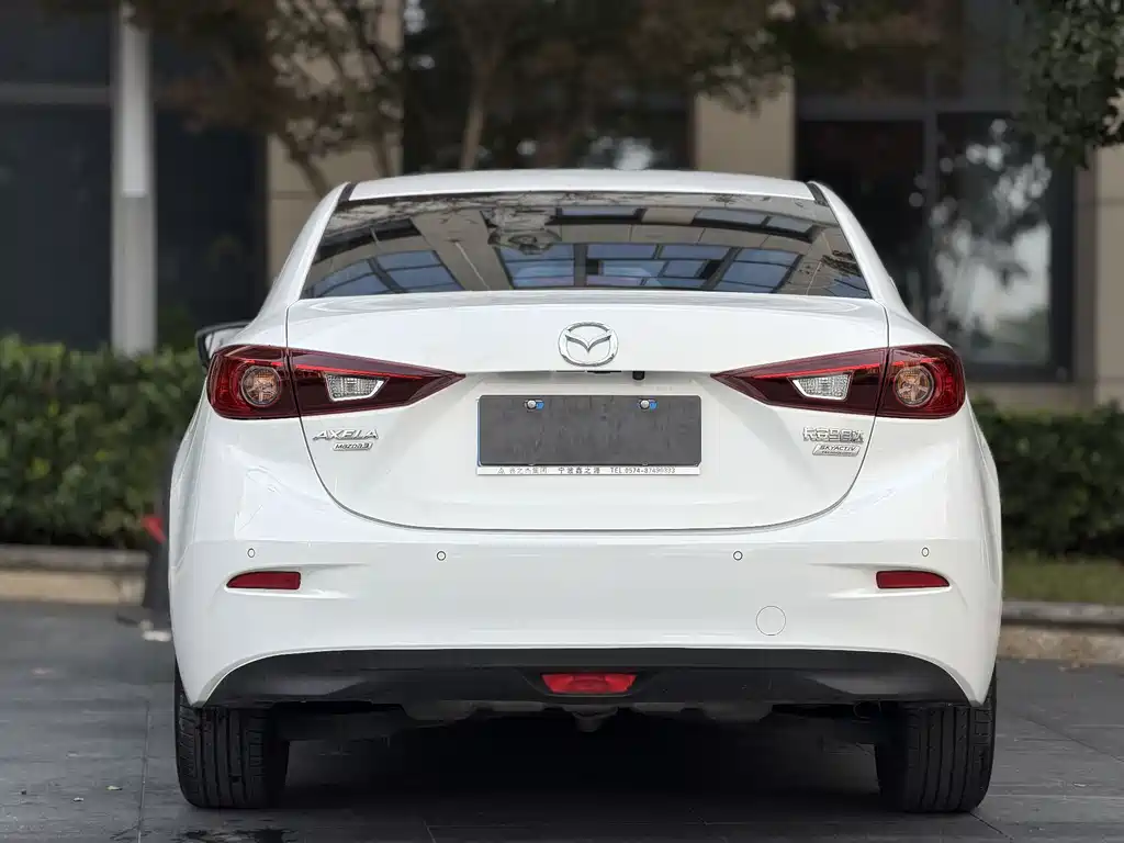 Mazda 3 Axela 2019 — фото 9
