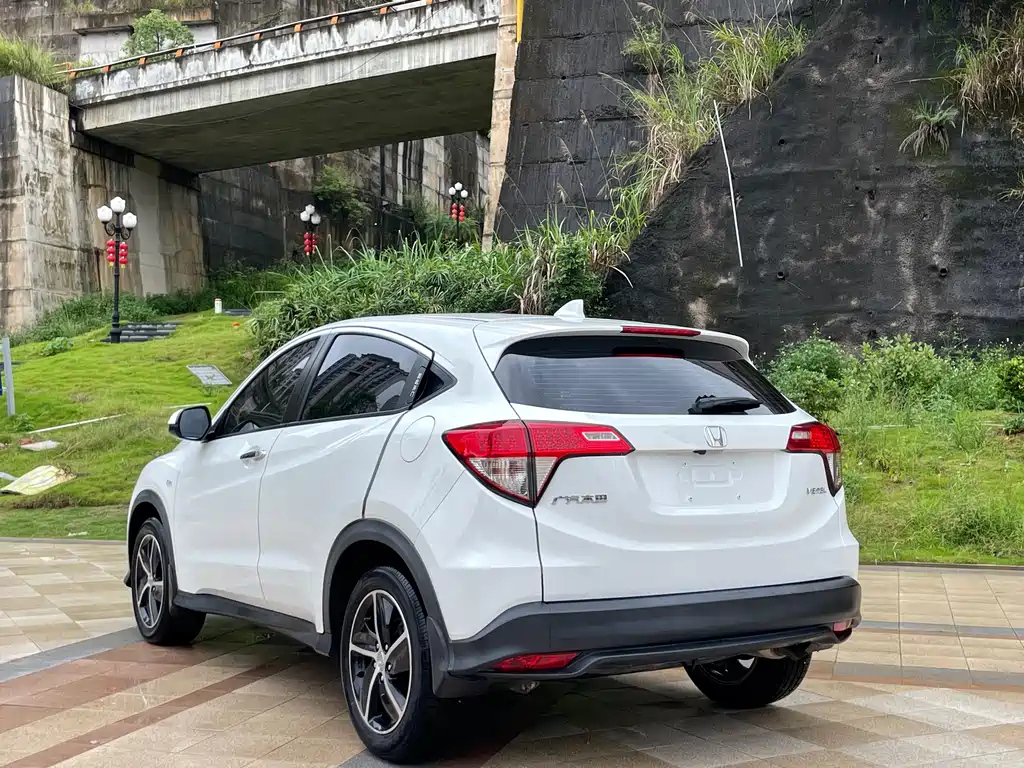 Honda Vezel 2022 — фото 8