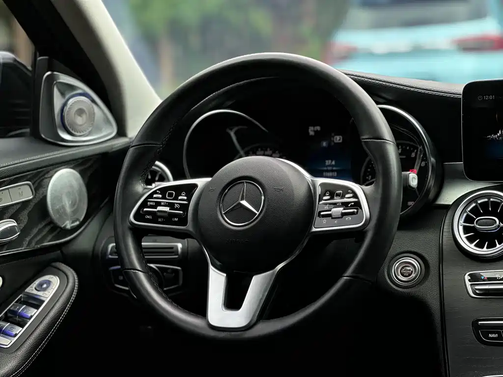 Mercedes-Benz C-Class 2019 — фото 17