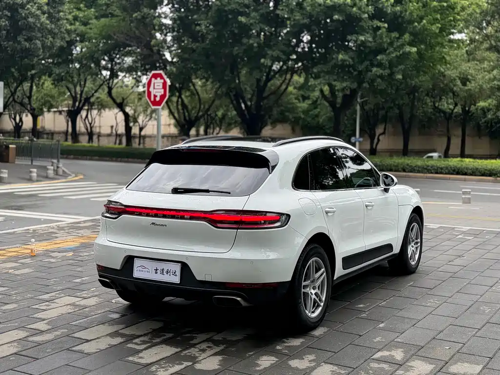 Porsche Macan 2020 — фото 10