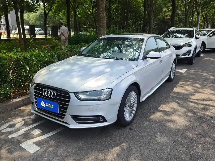 Audi A4L 2016