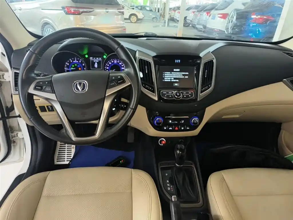Changan Eado 2016 — фото 10