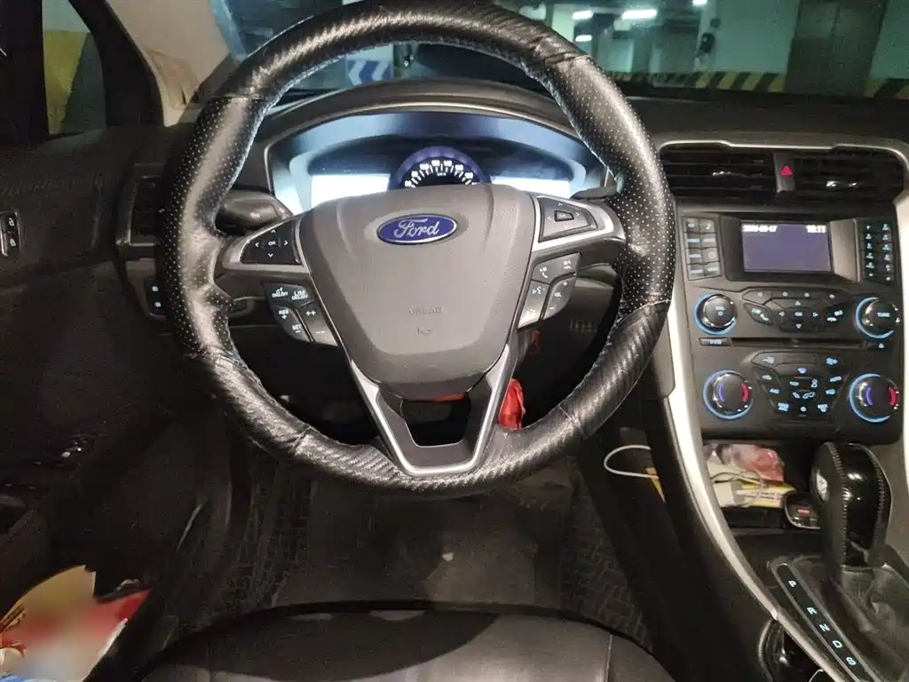 Ford Mondeo 2015 — фото 3