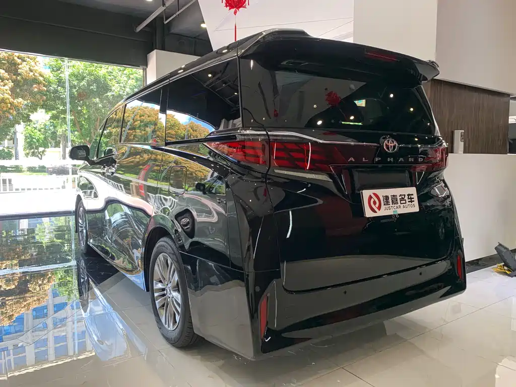 Toyota Alphard 2025