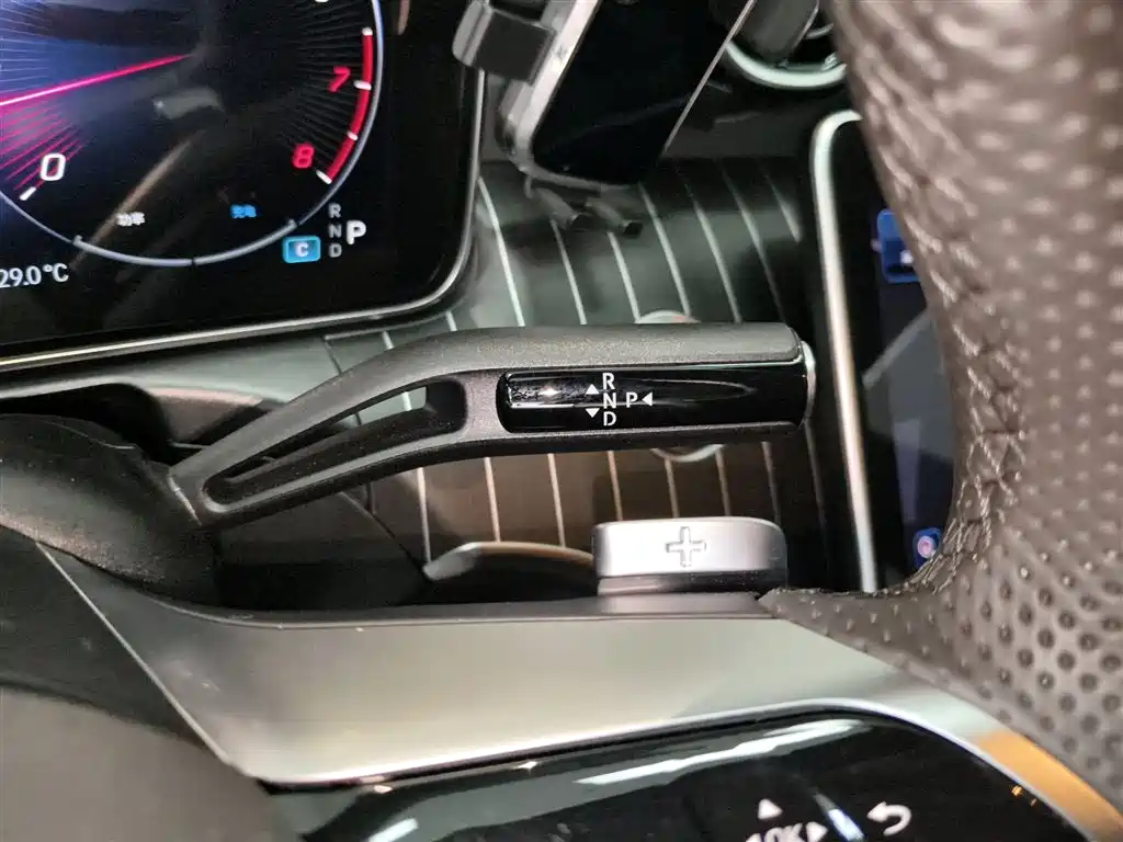 Mercedes-Benz C-Class 2023 — фото 14