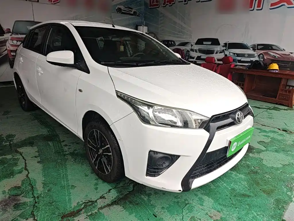 Toyota Yaris L 2015 — фото 4