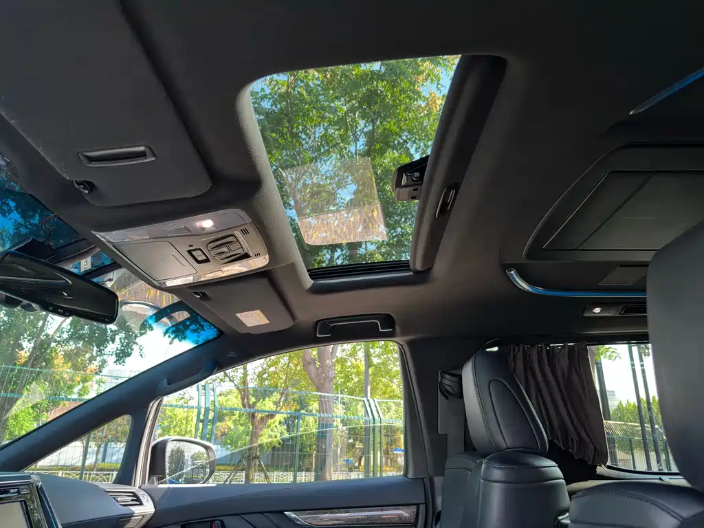 Toyota Alphard 2018 — фото 27