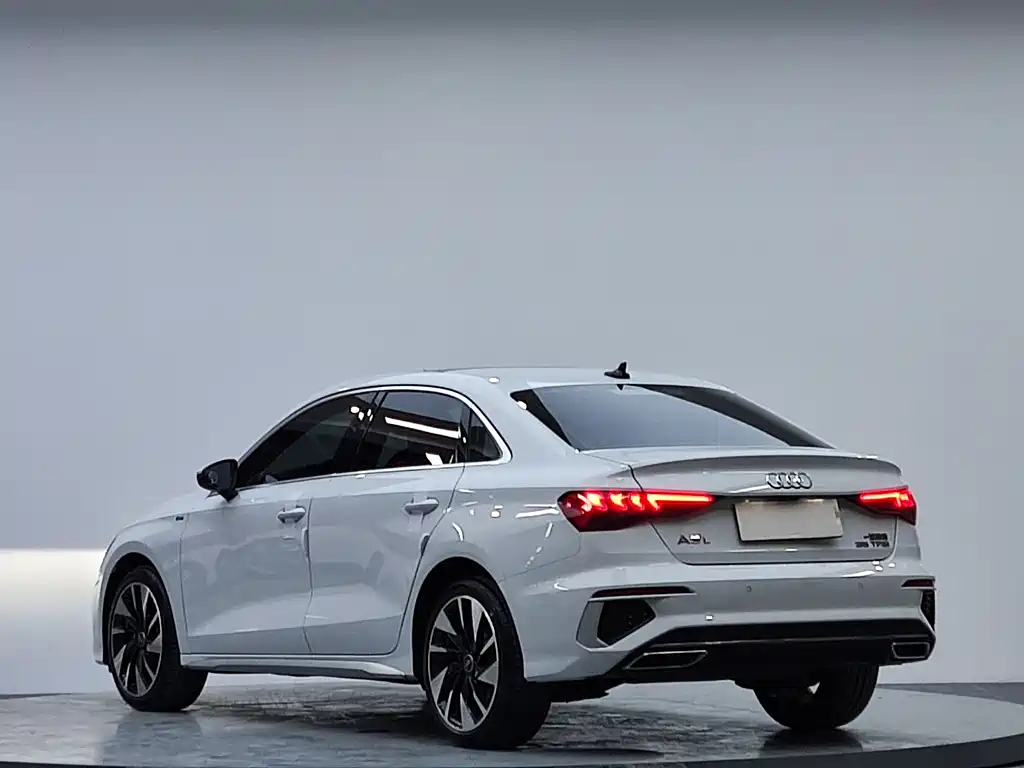 Audi A3 2022 — фото 6