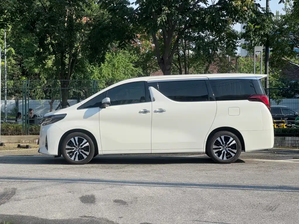 Toyota Alphard 2018 — фото 7