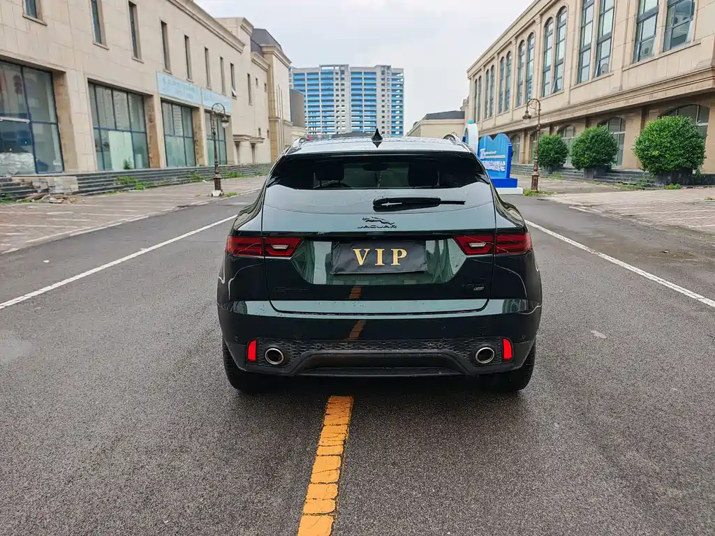Jaguar E-PACE 2025 — фото 16