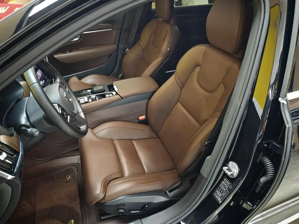 Volvo S90 PHEV 2023 — фото 10