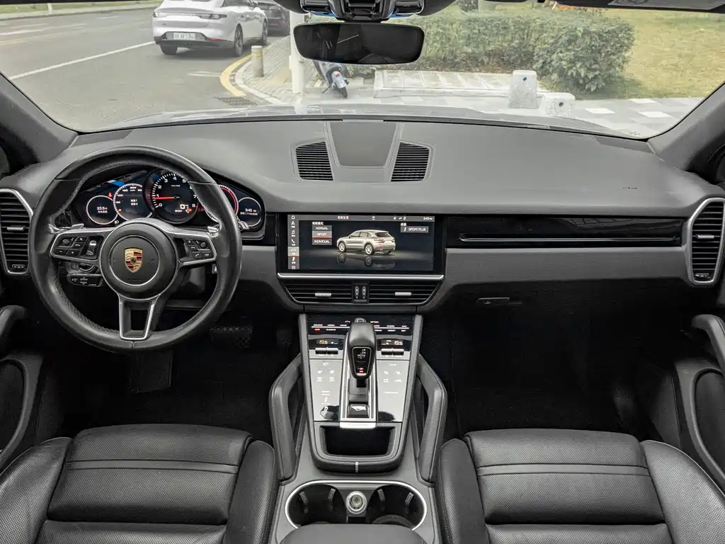 Porsche Cayenne 2018 — фото 8