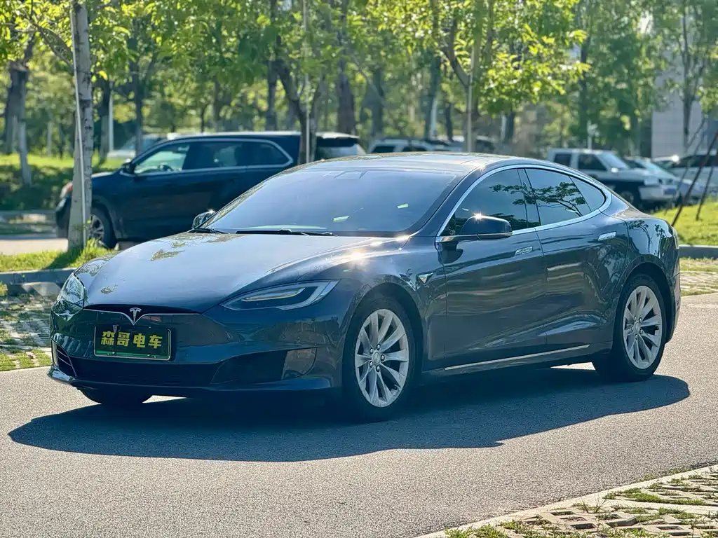 Tesla Model S 2017 — фото 1