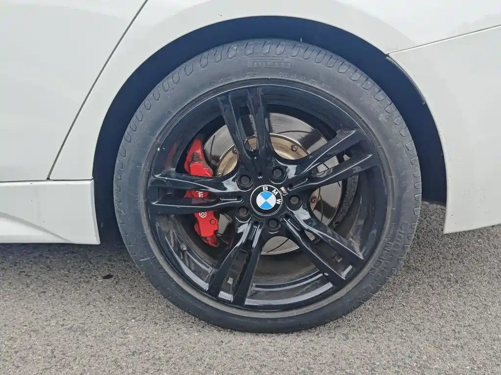 BMW 3 Series 2018 — фото 18