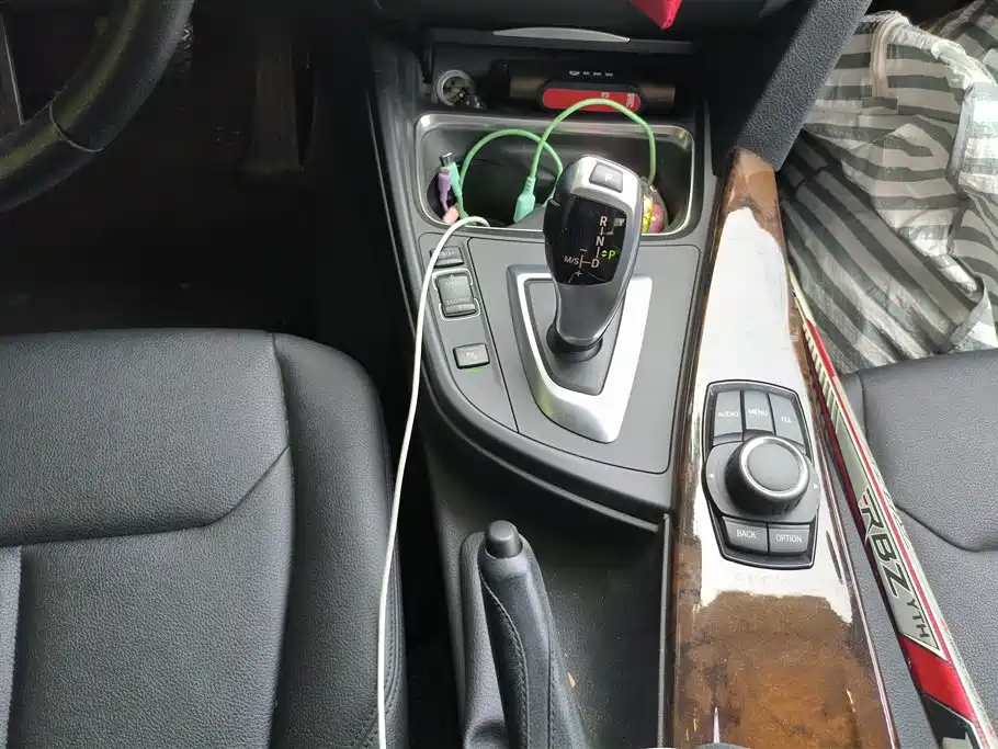 BMW 3 Series 2012 — фото 16