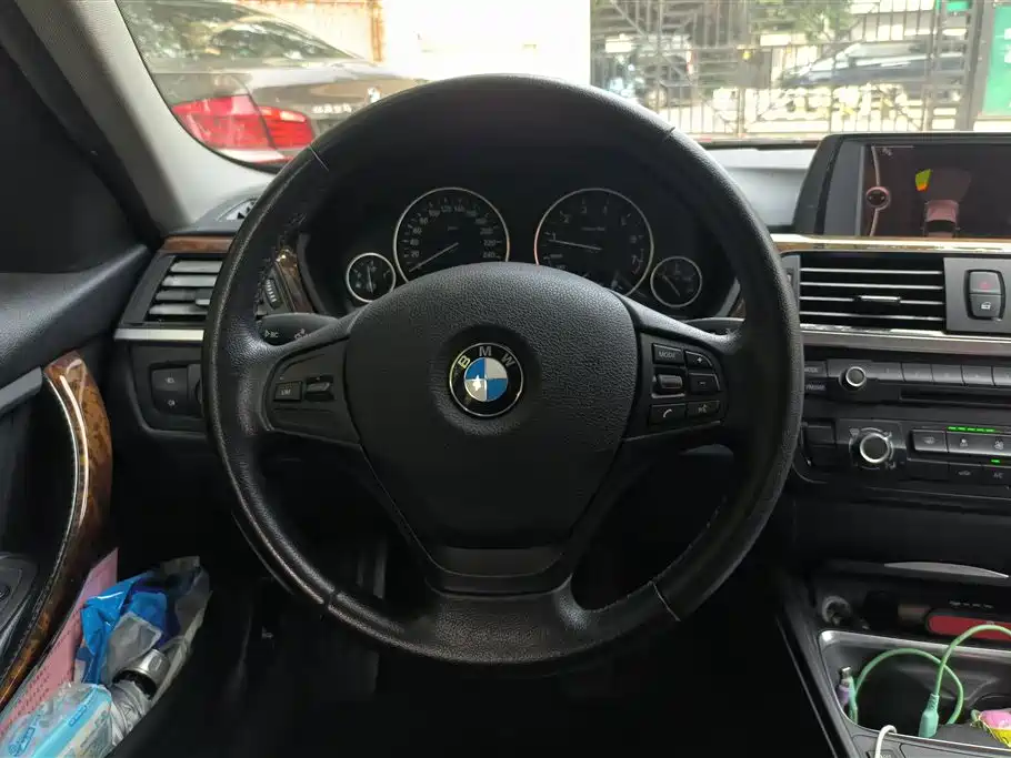 BMW 3 Series 2012 — фото 15
