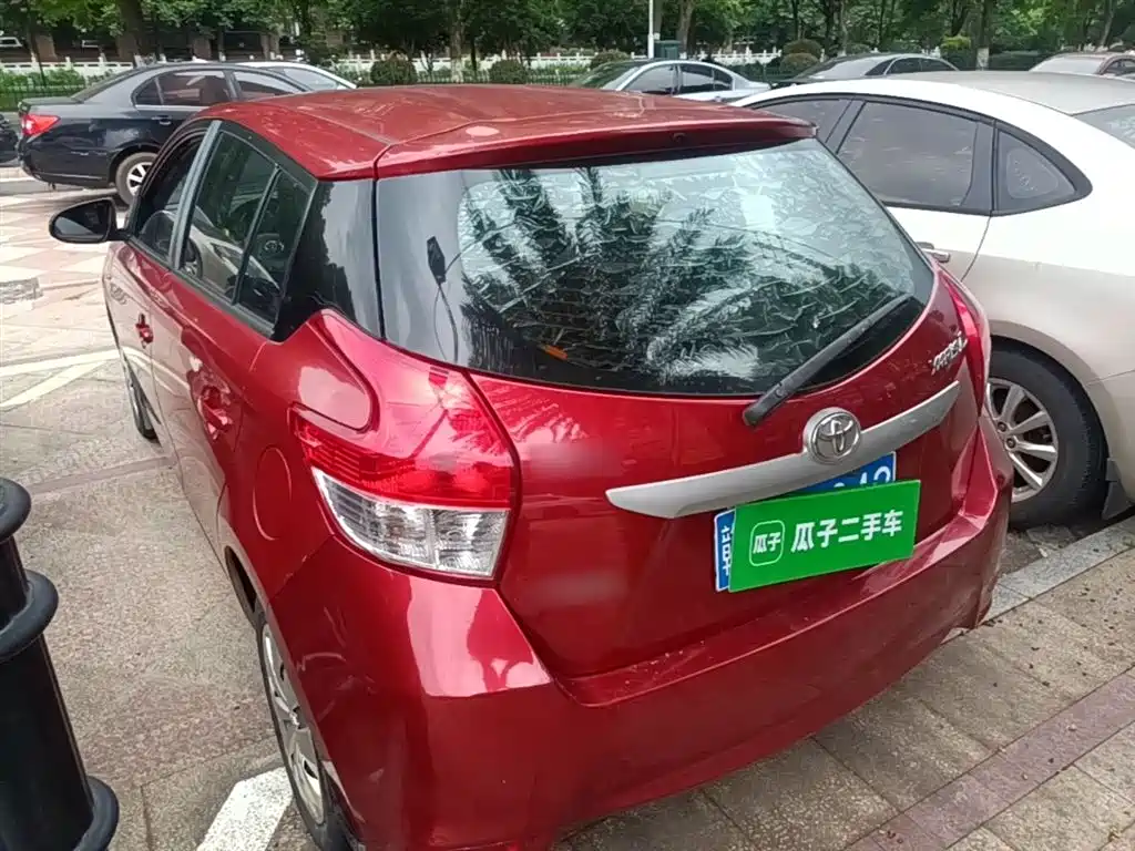 Toyota Yaris L 2015 — фото 5