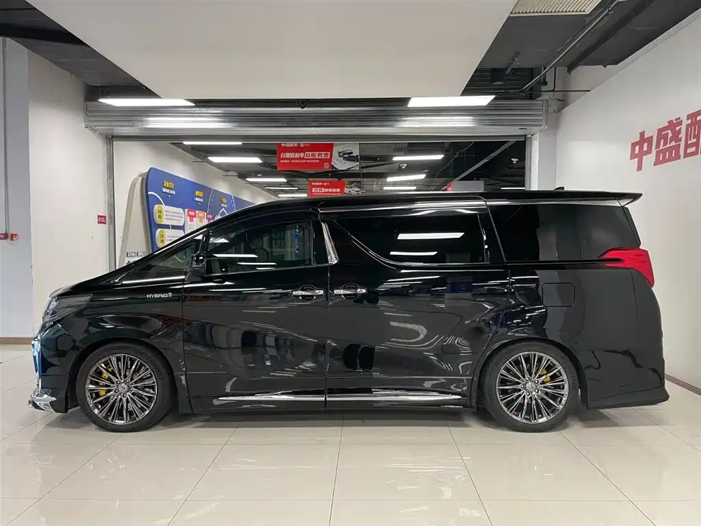 Toyota Alphard 2021