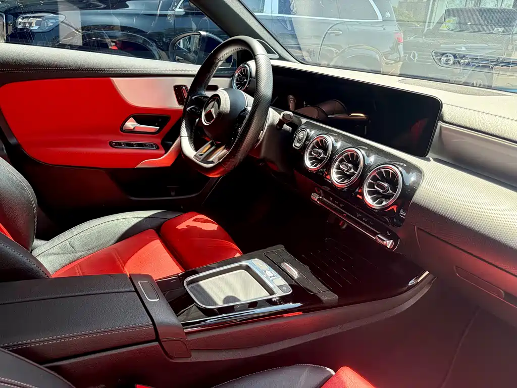 Mercedes-Benz A-Class AMG 2024 — фото 23