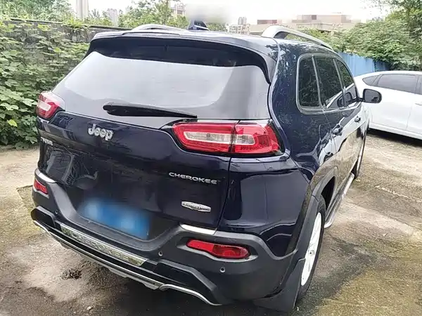 Jeep Cherokee 2016