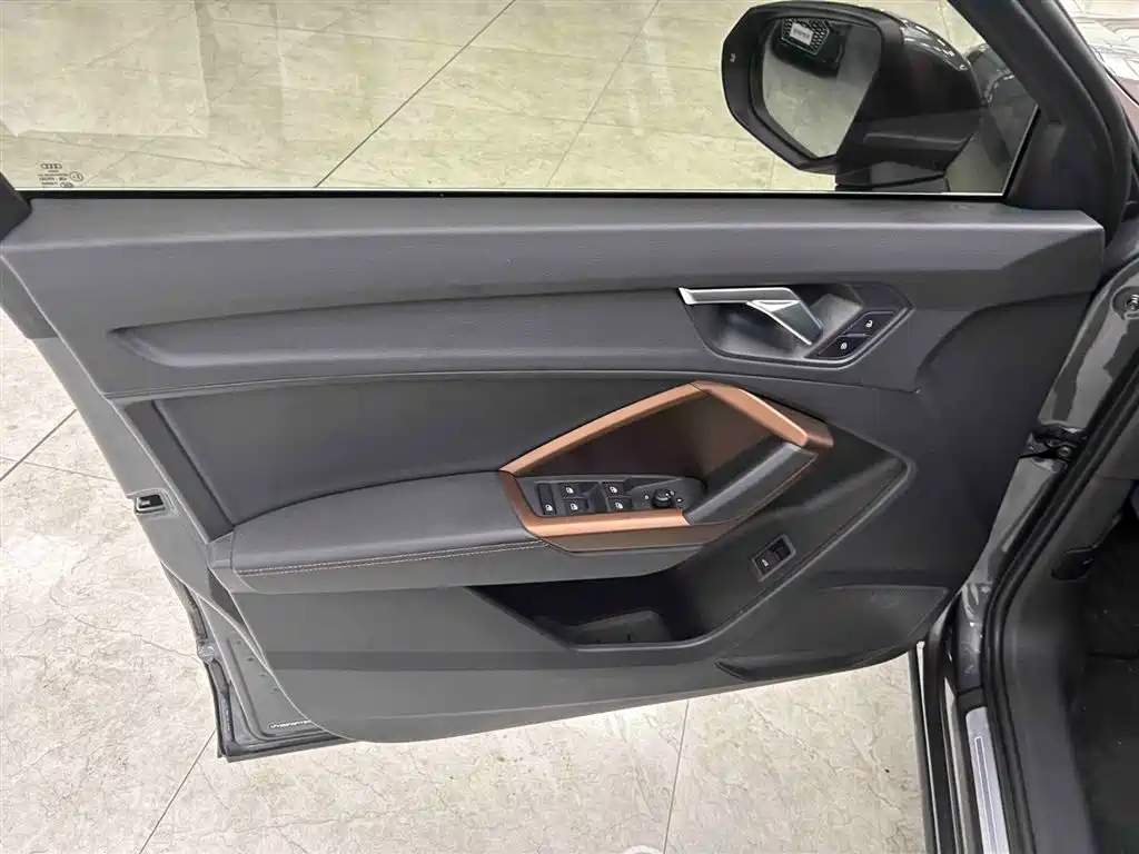Audi Q3 2023 — фото 10