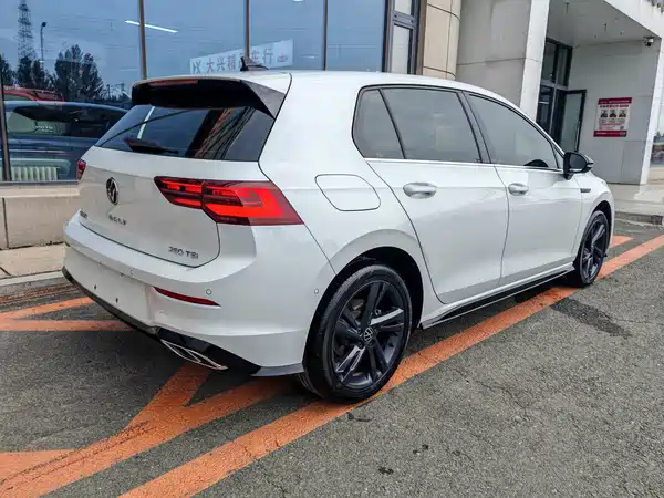 Volkswagen Golf 2023