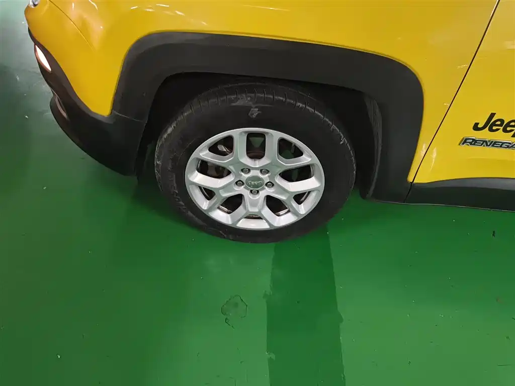 Jeep Renegade 2018 — фото 19