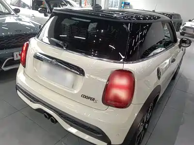 MINI MINI 2023