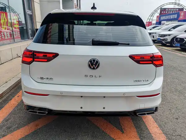 Volkswagen Golf 2023