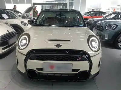 MINI MINI 2023