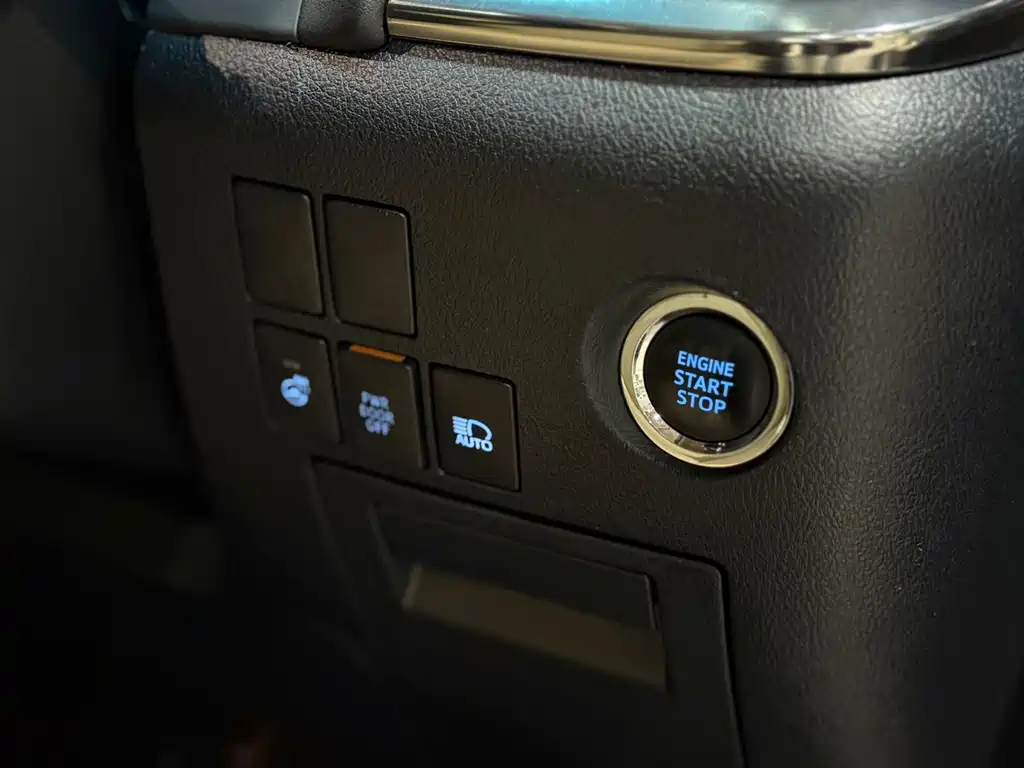 Toyota Alphard 2017 — фото 14