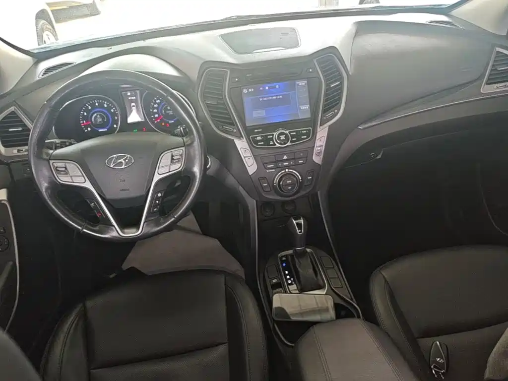 Hyundai Santa Fe 2016 — фото 10