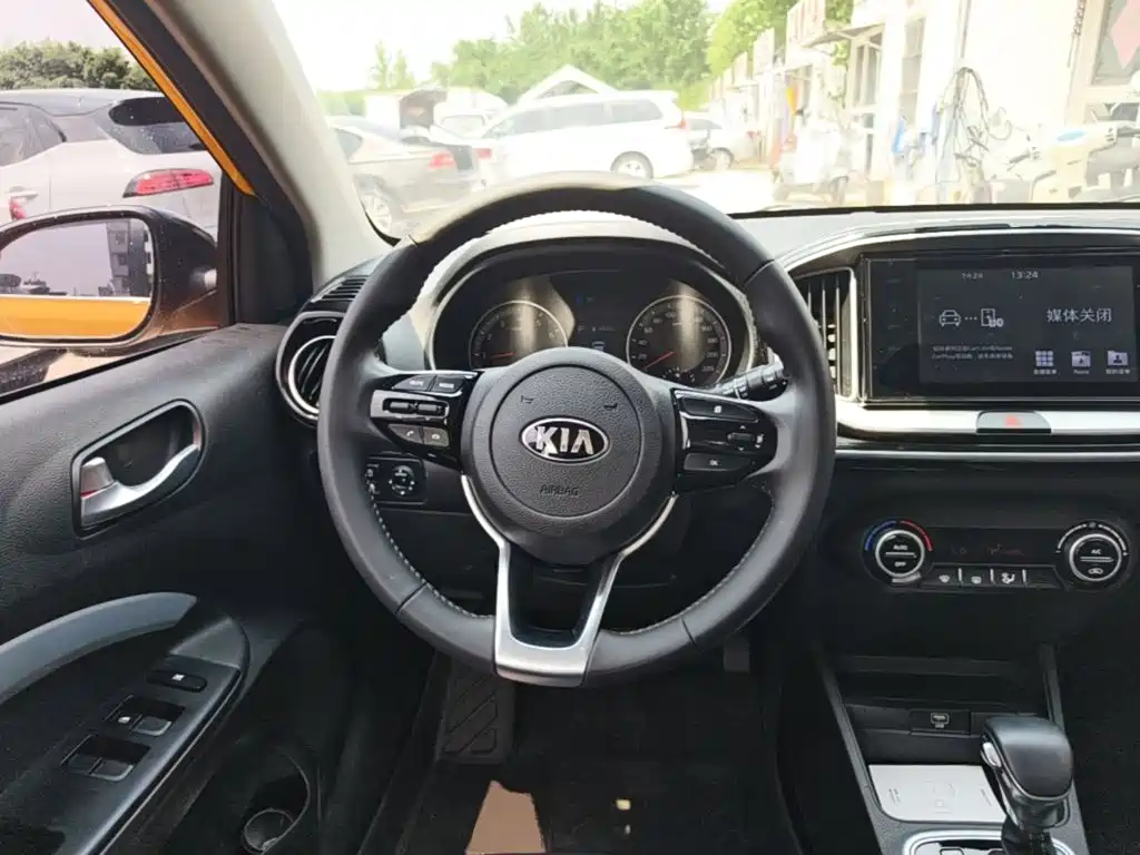 Kia KX1 2019 — фото 11