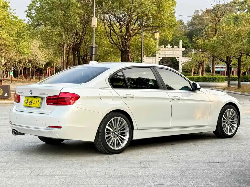 BMW 3 Series 2019 — фото 6