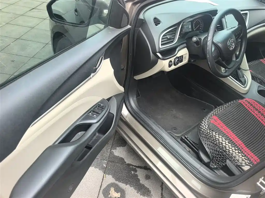 Buick Excelle 2015 — фото 16